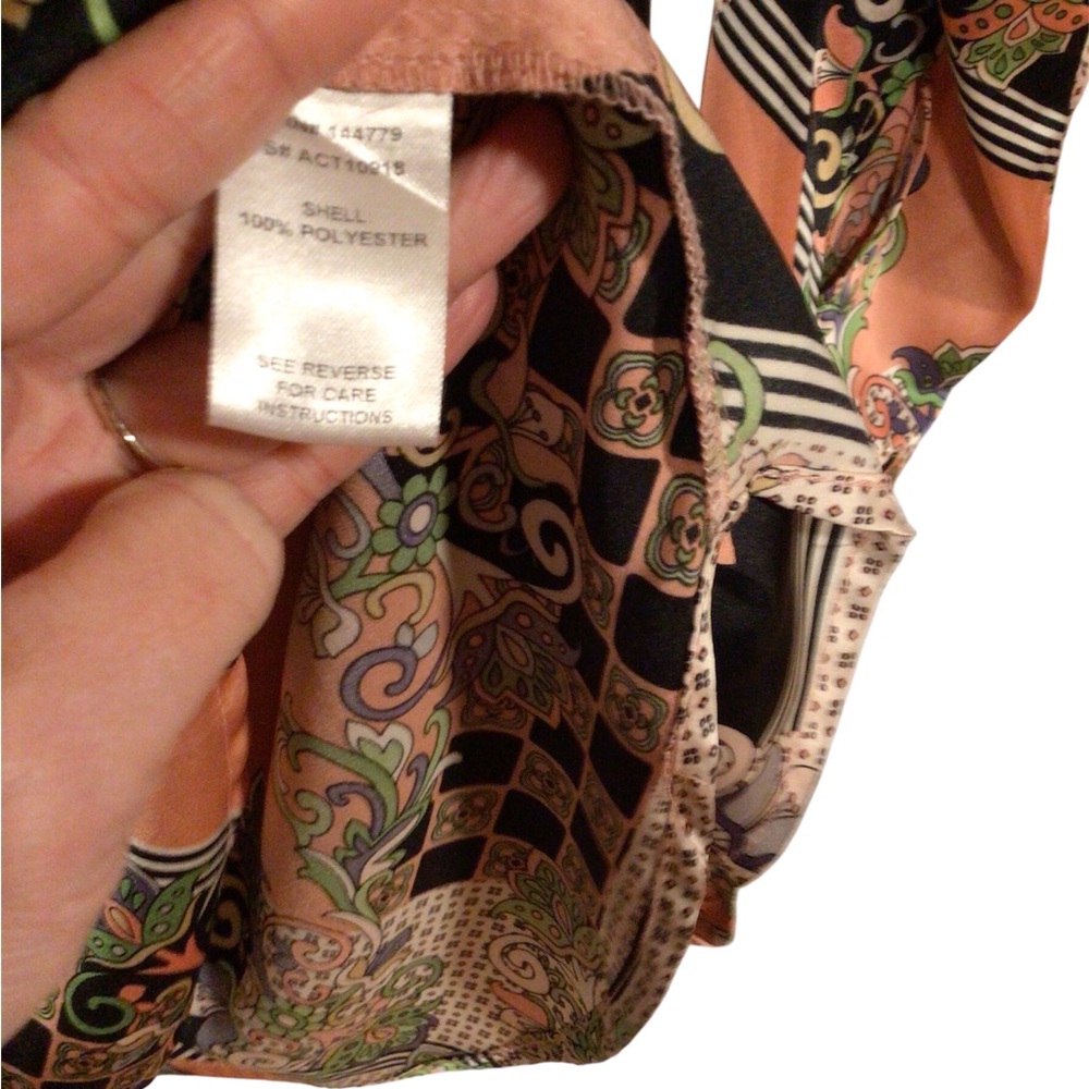 VICI paisley Satin Blouse Size Small Oversize Button Up blouse - Picture 3 of 4